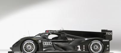 Audi R18 Race Car (2010) - picture 15 of 19