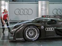 Audi R18 Race Car (2010) - picture 2 of 19