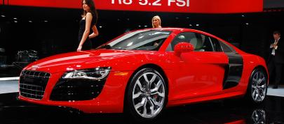 Audi R8 5.2 FSI Detroit (2009) - picture 4 of 9