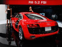 Audi R8 5.2 FSI Detroit (2009) - picture 6 of 9