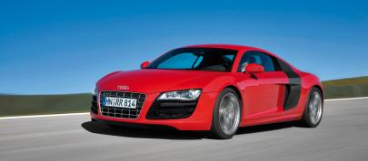 Audi R8 5.2 FSI quattro (2010) - picture 12 of 17