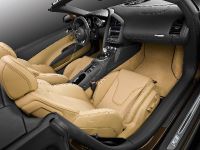 Audi R8 Spyder 5.2 FSI quattro (2010) - picture 19 of 36