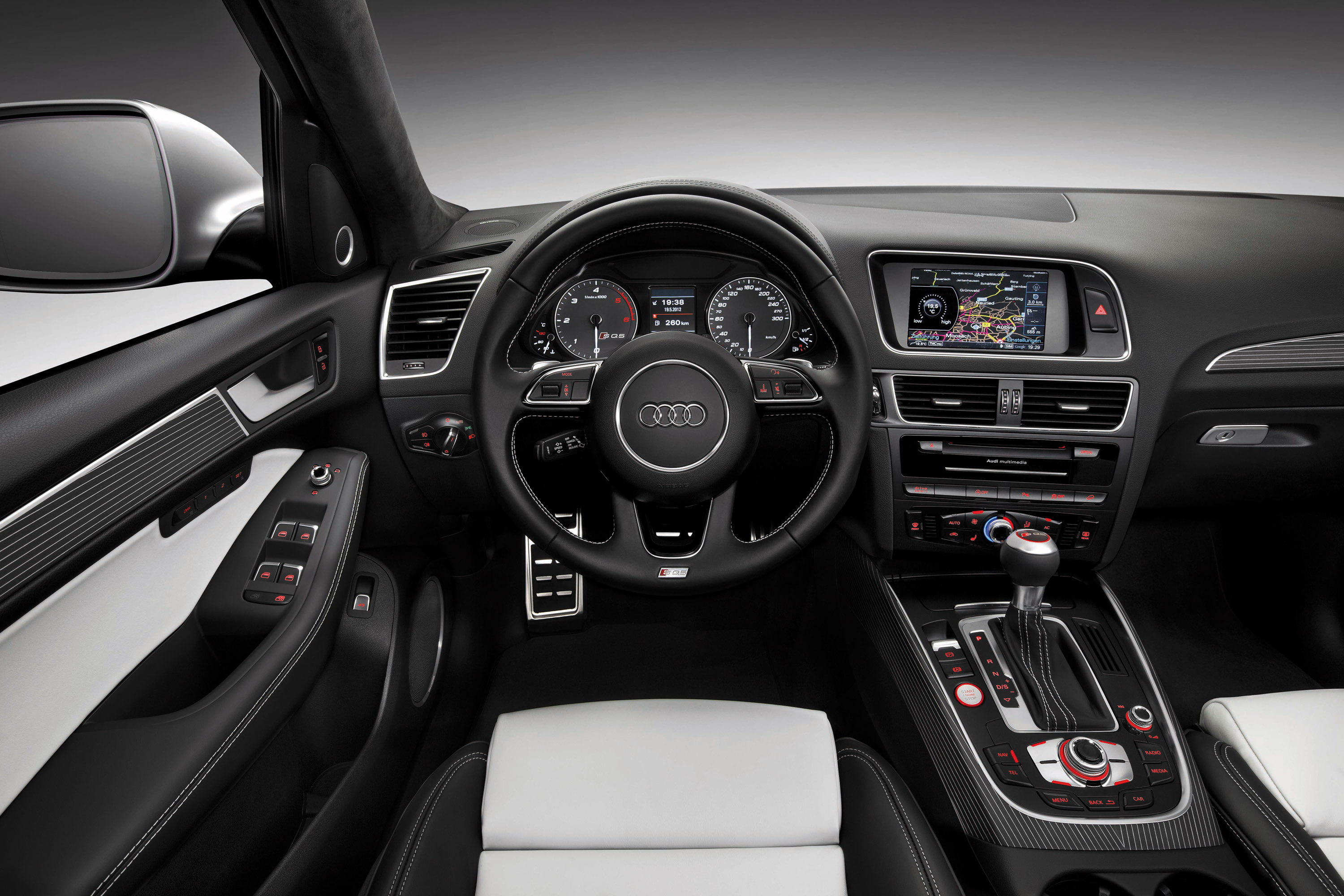 Салон пятерки. Ауди sq5 салон. Audi q5 Interior. Audi sq5 2014. Audi q5 2017 салон.