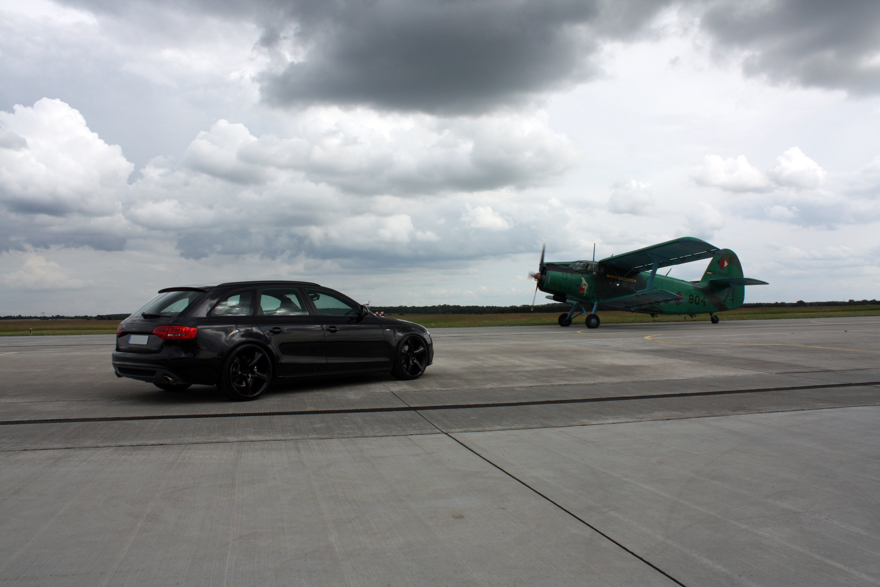 AVUS Performance Audi A4 Avant Black Arrow