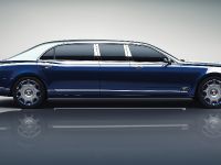 Bentley Mulsanne Grand Limousine by Mulliner (2016) - picture 2 of 4