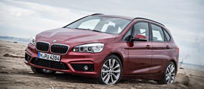 BMW 220d xDrive Active Tourer (2014) - picture 7 of 12