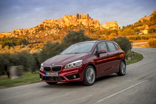 BMW 220d xDrive Active Tourer (2014) - picture 1 of 12