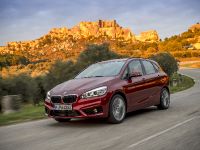 BMW 220d xDrive Active Tourer (2014) - picture 1 of 12