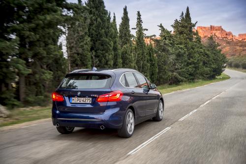 BMW 225i xDrive Active Tourer (2014) - picture 8 of 12