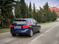 BMW 225i xDrive Active Tourer (2014) - picture 8 of 12