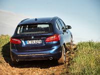 BMW 225i xDrive Active Tourer (2014) - picture 11 of 12