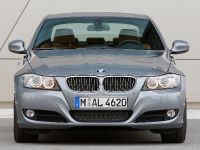 BMW 330d (2009) - picture 4 of 12