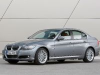 BMW 330d (2009) - picture 1 of 12