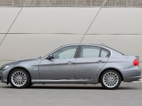 BMW 330d (2009) - picture 3 of 12