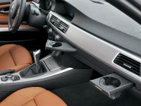 BMW 330d (2009) - picture 10 of 12