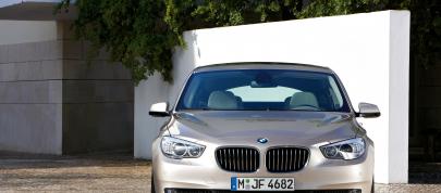 BMW 5 Series Gran Turismo (2010) - picture 20 of 32