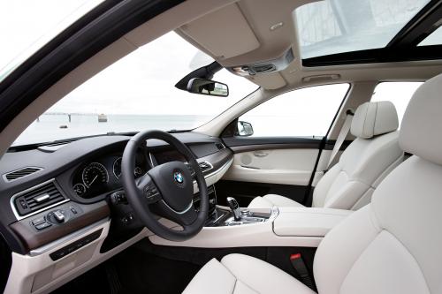 BMW 5 Series Gran Turismo (2010) - picture 16 of 32