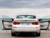BMW 5 Series Gran Turismo (2010) - picture 13 of 32