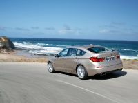 BMW 5 Series Gran Turismo (2010) - picture 6 of 32