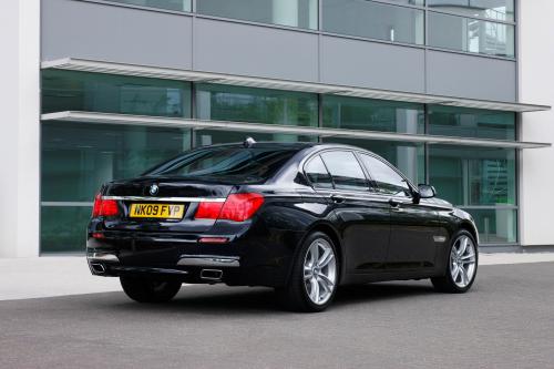 BMW 7 Series 740d and M Sports Package (2009) - picture 8 of 9