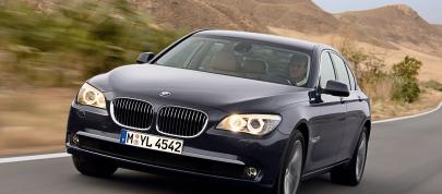 BMW 7 Series (2008) - picture 12 of 43
