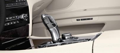 BMW 7 Series (2008) - picture 36 of 43