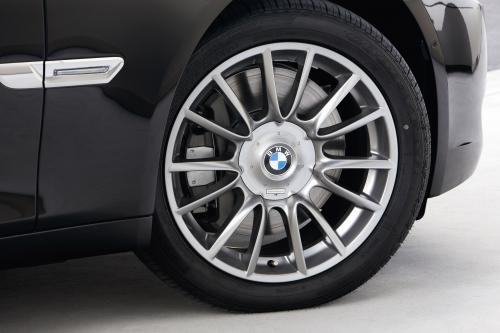 BMW 7 Series (2008) - picture 25 of 43
