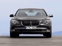 BMW 7 Series (2008) - picture 3 of 43