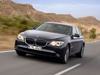 BMW 7 Series (2008) - picture 1 of 43