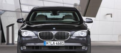 BMW 7 Series High Security (2009) - picture 4 of 44
