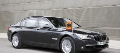 BMW 7 Series High Security (2009) - picture 7 of 44