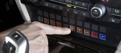 BMW 7 Series High Security (2009) - picture 39 of 44