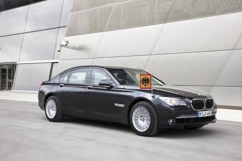 BMW 7 Series High Security (2009) - picture 8 of 44