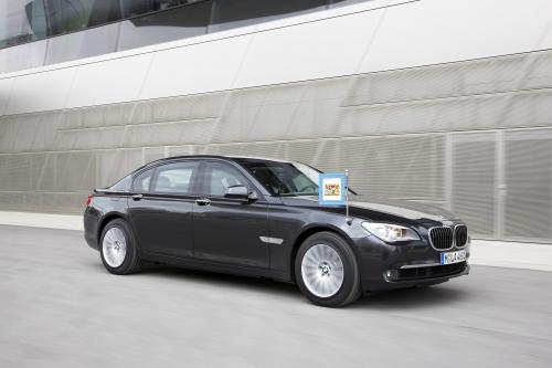 BMW 7 Series High Security (2009) - picture 9 of 44