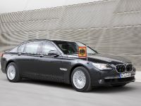 BMW 7 Series High Security (2009) - picture 7 of 44