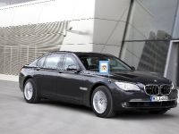 BMW 7 Series High Security (2009) - picture 10 of 44