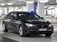 BMW 7 Series High Security (2009) - picture 18 of 44
