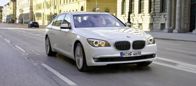 BMW 760Li (2010) - picture 4 of 19