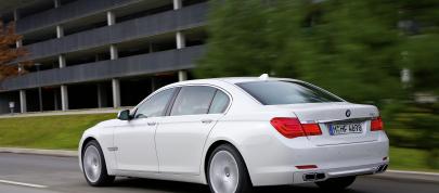 BMW 760Li (2010) - picture 7 of 19