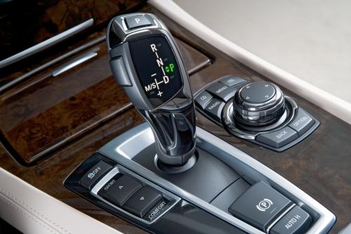BMW 760Li (2010) - picture 17 of 19