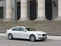 BMW 760Li (2010) - picture 4 of 19