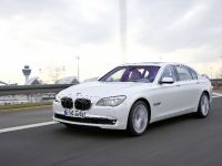 BMW 760Li (2010) - picture 6 of 19