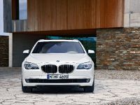 BMW 760Li (2010) - picture 2 of 19