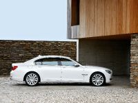 BMW 760Li (2010) - picture 3 of 19