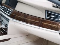 BMW 760Li (2010) - picture 18 of 19