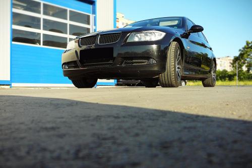 BMW E90 320d (2007) - picture 1 of 15