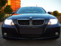 BMW E90 320d (2007) - picture 13 of 15