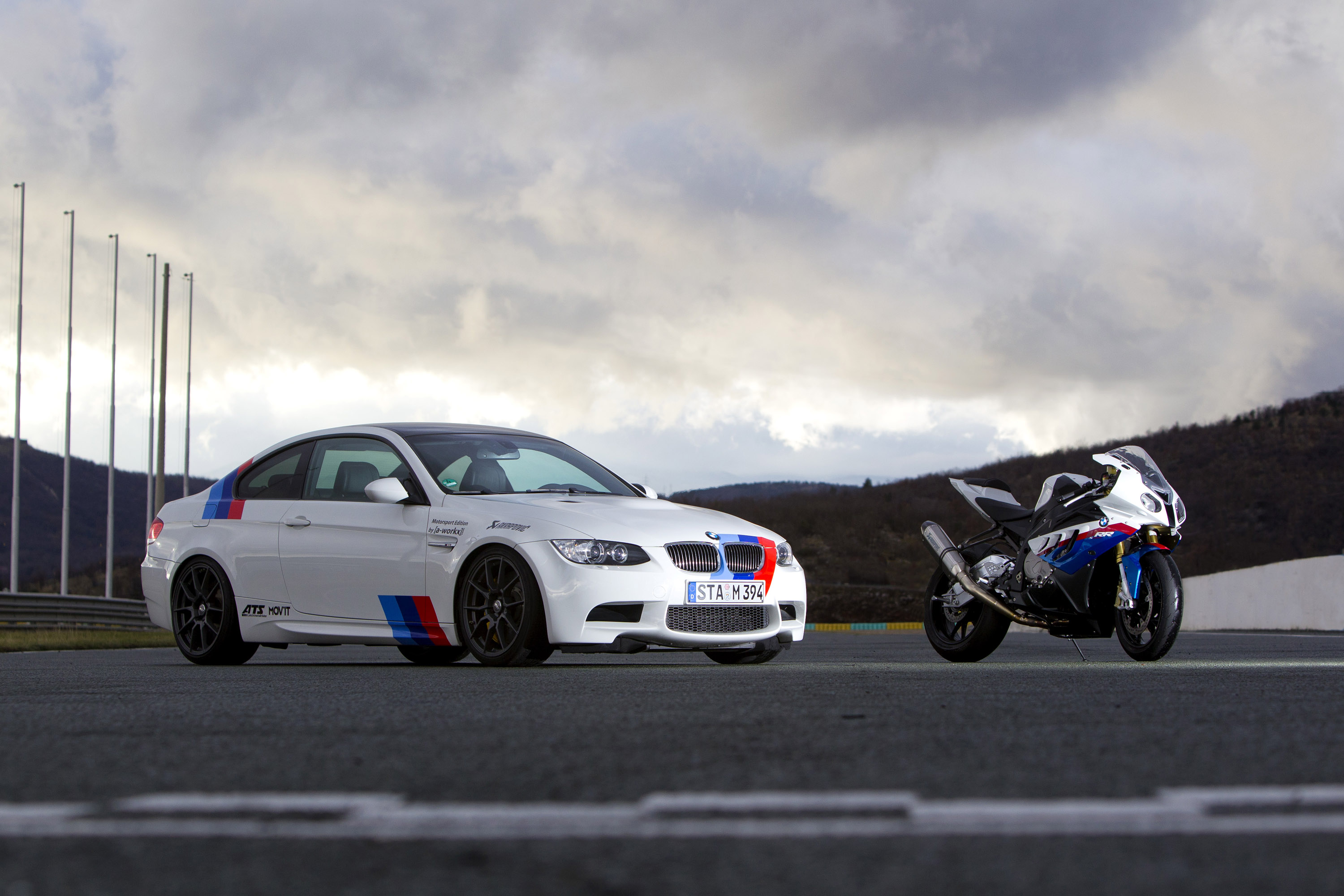BMW E92 M3 vs BMW S 1000 RR Superbike