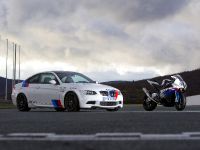BMW E92 M3 vs BMW S 1000 RR Superbike (2011) - picture 5 of 8