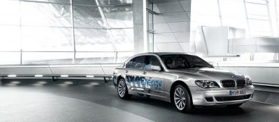 BMW Hydrogen 7 (2008) - picture 4 of 6